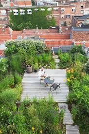 33 Beautiful Rooftop Garden Design Ideas To Adding Your Urban Home Rooftop Terrace Design Green Roof Garden Roof Garden