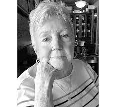 Christina Knott's Instagram, Twitter & Facebook