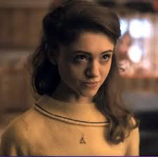 Modehoogtepunt: Natalia Dyer als Nancy Wheeler in Stranger Things :  r/popculturechat
