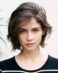 Layered Short Bob Hairstyle For Oval Face Oval Face Hairstyles Low Maintenance Short Haircut Thick Hair Styles