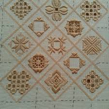 It is sometimes called whitework embroidery. Sechste Woche Hardangersummercamp Von Pamarinca Apamarinca Hardangersummercamp Sechste Woche Stickerei Stickereimuster Sticken Und Nahen Stickerei