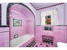 1930 S Spanish In Riverside Ca Wow What An Unbelievable Original Bathroom This One Has It All Multiple A Vintage Bathroom Mold In Bathroom Old House Dreams