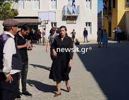 Jun 26, 2021 · ο ακύλας ορκίστηκε να εκδικηθεί τους ανθρώπους που έστειλαν τον αχιλλέα στον άλλο κόσμο. Agries Melisses Mesa Sto Diafani Pics Video