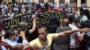 و قد أشارت دلال عبدالعزيز الى قيام عدد من الفنانين بزيارة زوجها في المستشفى و منهم احمد حلمي و منى زكي ، و ميرفت أمين و محمد محمود عبدالعزيز. Ø³Ù…ÙŠØ± ØºØ§Ù†Ù… Ø§Ù„Ù…Ù…Ø«Ù„ Ø§Ù„Ù…ØµØ±ÙŠ Ø§Ù„Ø´Ù‡ÙŠØ± ÙˆØ²ÙˆØ¬ØªÙ‡ Ø¯Ù„Ø§Ù„ Ø¹Ø¨Ø¯ Ø§Ù„Ø¹Ø²ÙŠØ² ÙÙŠ Ø§Ù„Ù…Ø³ØªØ´ÙÙ‰ Ø¬Ø±Ø§Ø¡ Ø§Ù„Ø¥ØµØ§Ø¨Ø© Ø¨ÙÙŠØ±ÙˆØ³ ÙƒÙˆØ±ÙˆÙ†Ø§ Bbc News Ø¹Ø±Ø¨ÙŠ