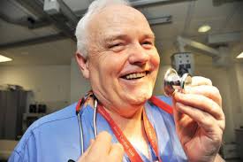 A cardiac consultant makes a...