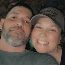 Best places to grab dinner by the airport?