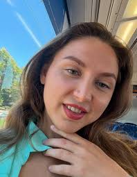 Applicant will be communicating with our friendly landlord Matt* Rent is  $275p/w for the room. Internet $23 per month. We (Ambrose, 23, a Border  collie named Tilly and myself 22) are looking