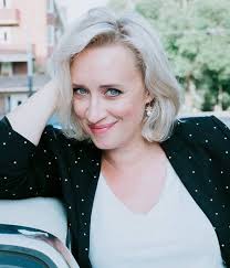 Eva koreman, reageert ze op de vraag wie ze wel zou willen zoenen. Eva Jinek Bevallen Van Jongetje Pax Valentijn Show Ad Nl