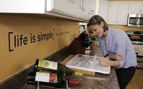 Sama halnya seperti sifat setiap orang yang berbeda, tingkat logika berpikir seseorang juga berbeda. 9 Tanda Orang Yang Mampu Berpikir Logis