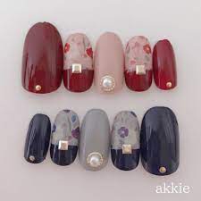 100均アイテムで指先まで素敵に 簡単セルフネイルで女子力up ネイル フットネイル 簡単 ネイルシール 100均