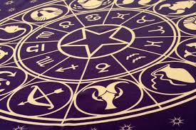 W jego obszarze znajduje się widoczne z ziemi słońce zataczające w ciągu roku pełen obieg. Slabosci Znakow Zodiaku Jakie Niedoskonalosci Ma Wodnik A Jakie Ryby Sprawdz Ktore Wady Ma Twoj Znak Zodiaku 4 02 21 R Gazeta Krakowska