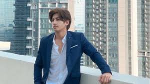 Dan tercatat harri vriza ini lalu mulai akrab membintangi sinetron, film, sampai web series. Biodata Harris Vriza Teman Rizky Billar Yang Tampan Memesona Bintang Video Klip Lyodra Dan Tiara Surya