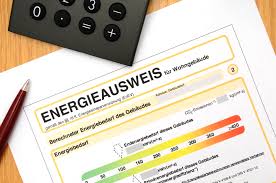 Der energieausweis muss vorhanden sein, wenn haus zum verkauf oder eine wohnung zur vermietung steht. Der Energieausweis So Lesen Sie Ihn Richtig Bergmann Elektrizitat Gas