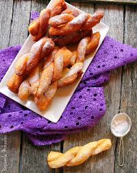 Pentru umplutura 250 gr branza dulce de vaci Pasiunile Mihaelei Gogosi Impletite Cu Branza Dulce Food Inspiration Food My Recipes