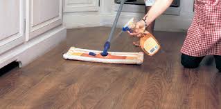 3 astuces pour entretenir son parquet astuces de grand mere nettoyer parquet parquet huile astuces pour nettoyer