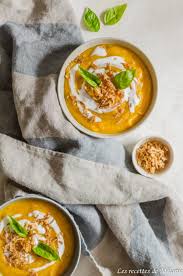 Veloute De Courge Aux Epices Les Recettes De Melanie Blog Culinaire Et Recits De Voyage Recette Alimentation Recette Stylisme Culinaire