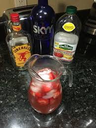 Fireball Whiskey Lemonade 1 Shot Fireball One Shot Vodka And Strawberry Lemonade Fireball Lemonade Recipe Lemonade Drinks Entertaining Recipes