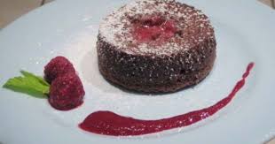 Recette De Moelleux Au Chocolat Coeur Coulant Aux Framboises La Recette Facile Recette Moelleux Au Chocolat Recette Moelleux Chocolat Alimentation
