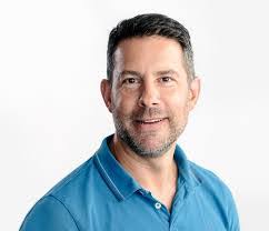 Andrew Stead's Instagram, Twitter & Facebook