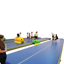 Die Trampolinbahn Ist In Einer Lange Von 10 Oder 12 Metern Erhaltlich In 2020 Cheerleading Trampolin Sportubungen