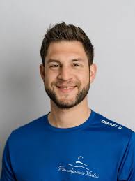 Heute stellen wir euch unser Physio-Team vor💆‍♂️ Mit dabei sind: Barbara  Gerber, Noel Glanzmann, Cornelia Stucki und Robert Anetzberger. Alle vier  arbeiten bei der Manualpraxis Vitalis, einer Praxis für medizinische- und  Sportmassagen.