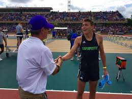 Armand duplantis neben der anzeigetafel mit seiner bestmarke. Louisiana Lhsaa Outdoor State Championships News Armand Duplantis Breaks His Own U 20 World Record At State Louisiana State Meet Recap