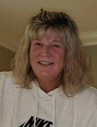 Nicole Chamberlain's Instagram, Twitter & Facebook