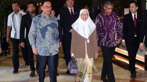 We did not find results for: Bebas Dari Tahanan Anwar Ibrahim Dampingi Wan Azizah Bertemu Dengan Pm Singapura Tribunnews Com Mobile