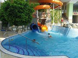 In functie de starea vremii, va fi anuntata data oficiala a deschiderii complexului acvatic din brasov. Aquapark Paradisul Acvatic BraÈov Impresii PÄreri RecomandÄri Aquapark Paradisul Acvatic Amfostacolo Amfostacolo