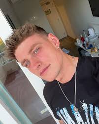 Leon Smith (@leonsmith96) • Instagram photos and videos