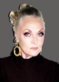 Marion Holm's Instagram, Twitter & Facebook