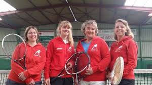 Dans la forêt de beaumont, les sangliers et les cervidés se chassent en battue de 20 à 40 chasseurs. Cany Barville L Equipe 2 Feminine Du Club De Tennis Reste Invaincue