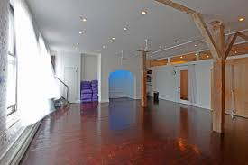 New york city is a hub for yoga. A Unique Yoga Studio Experience Compatible With The Bustling Nyc Lifestyle Life Horizons