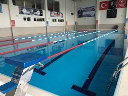 İnsanların yüzme sporu ile profesyonel bir şekilde ilgilenmesi sonucunda meydana çıkan olimpik havuzlar kısa sürede yaygınlaşmıştır ve günümüz koşullarına tam olimpik havuz ölçüsü 50 metre iken yarı olimpik havuz ölçüsü 25 metredir. Yuzme Ozel Yuzme Dersi Ata Yuzme Spor Kulubu