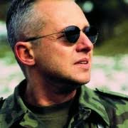 Mężczyzna słynie z tego, że najczęściej wciela się w czarne, mocne charaktery. Boguslaw Linda Filmweb