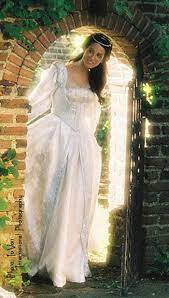 Love This Photo I M Sure There Has To Be Somewhere At Kingwood Where We Can Do Something Similar Bride Of Christ Renaissance Fashion Bride