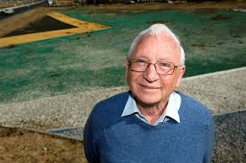 Ontwerper van SA landsvlag postuum deur alma mater vereer