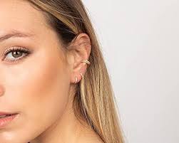 Lisandra Scott Sparkling hoop earrings made of 925 sterling silver with  stones for women, small ribbed hoop earrings with zirconia stones,  jewellery in high jeweller's quality (silver) : Buy Online at Best