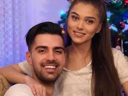 Fanii lui Theo Rose, din ce în ce mai acizi cu Alex, iubitul ei. Comentarii  răutăcioase după ce îndrăgostiții s-au fotografiat pe Instagram: „Și Bogdan  ce zice?”