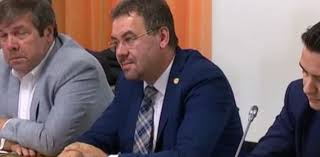 Primarul craiovei, lia olguta vasilescu, sustine ca incendiul de la spitalul din craiova a fost provocat de o pacienta care avea o bricheta. Video Prestatie Jenanta A Lui Wlassopol Uns De Psd Sef La Asf Fostul Sot Al Olgutei Vasilescu Va Incasa 13 800 De Euro Pe Luna Aktual24