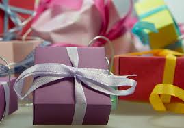 Mais cette année, pour noël, vous avez envie de vous démarquer et pour cela rien de mieux que de lui offrir un objet vraiment pas comme les autres. 16 Idees Cadeaux Pour Maman En 2021