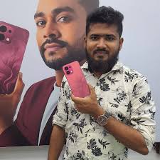 Yes, the TANK 4 Pro has a 11600mAh battery — to make it thinner, lighter,  and easier to carry. But don't worry: 🔋 11600mAh still powers through your  day. 🌈 AMOLED +