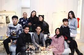 Mantan chef juna, atries angel resmi menikah dengan pembalap kondang bernama eric saputra, minggu (11/10/2020). Cantik Dan Jago Masak Inilah 10 Potret Atries Angel Penakluk Hati Chef Juna