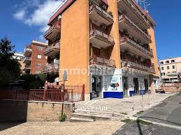 Vendita Appartamento Roma. Bilocale in via di Torrevecchia 118. Buono  stato, secondo piano, posto auto, con balcone, riscaldamento autonomo, rif.  114965601