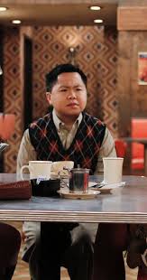 Han Lee Matthew Moy 2 Broke Girls Episode Stills Season 1 Episode 5 And The 90s Horse Party Amusementphile 2 Broke Girls Two Broke Girl Matthew Moy