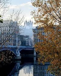 Epingle Par La Scandinavienne Sur Lyon Yoga Lyon Peinture De Nature Morte Yoga Toulouse