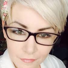 Carrie Coyle's Instagram, Twitter & Facebook