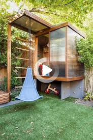21 Cabanes Dans Les Arbres Incroyables Et Totalement Bricolables Pour Les Enfants En 2020 Cabane Dans Les Arbres Toit En Verre Maison