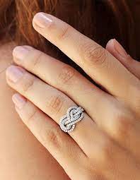 Check Out These Gorgeous Photos Of Engagement Rings We Found On Pinterest Unique Diamond Rings Unique Diamond Engagement Rings Unique Rings