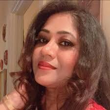 Muna Ahmed's Instagram, Twitter & Facebook